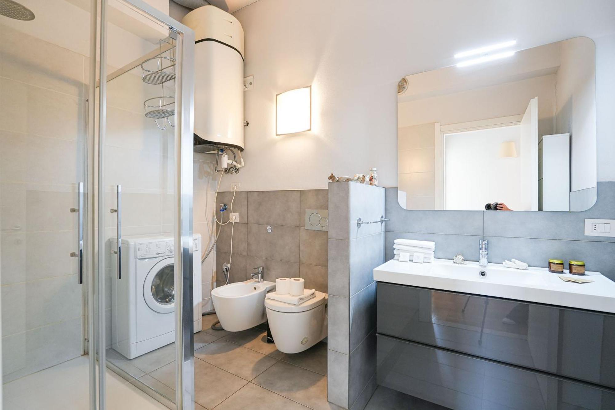 Duomo Center Apartment Milan Bagian luar foto